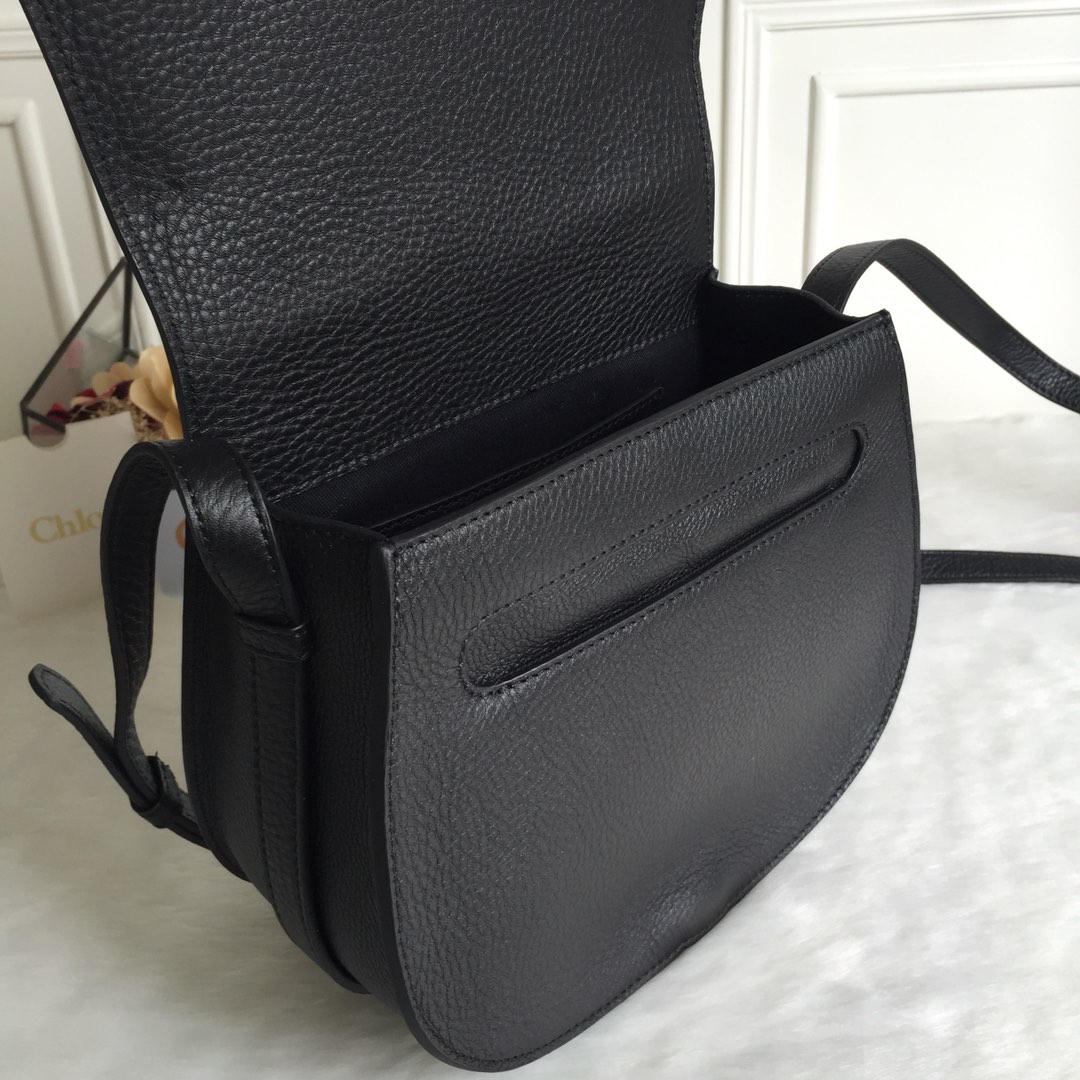 Chloe Small Marcie Saddle Shoulder Bag In Black Grained Leather